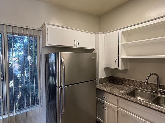 2nd image of 4707 S Figueroa St APT 4