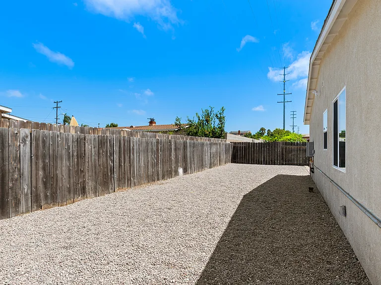 4020 Fond Du Lac Ave — Photo 27
