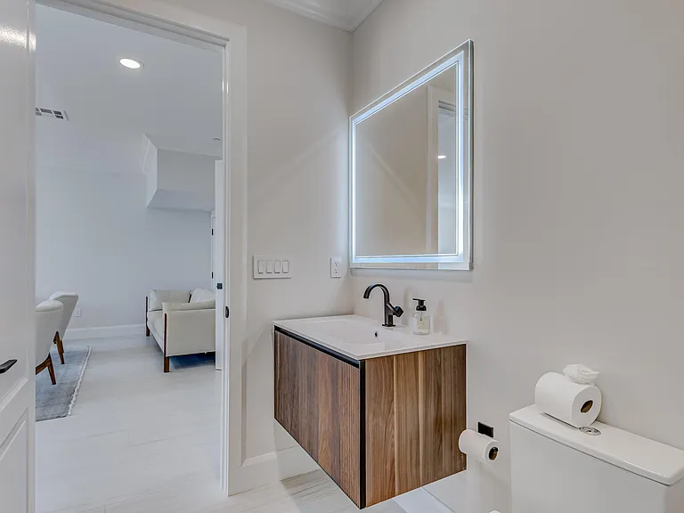27 Marina Gardens Dr — Photo 20