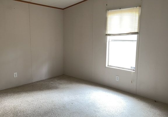 2nd image of 113 SE Bennie Ln