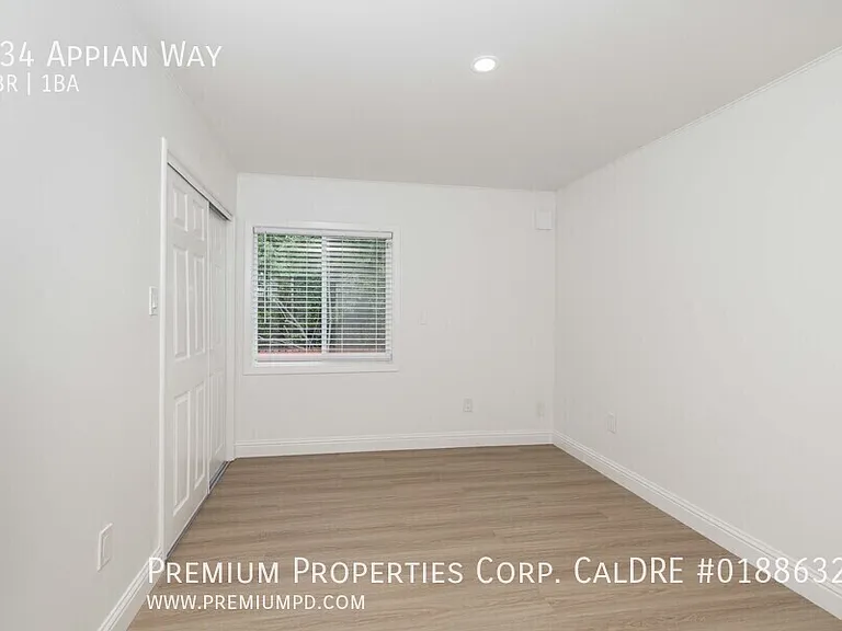 934 Appian Way — Photo 12