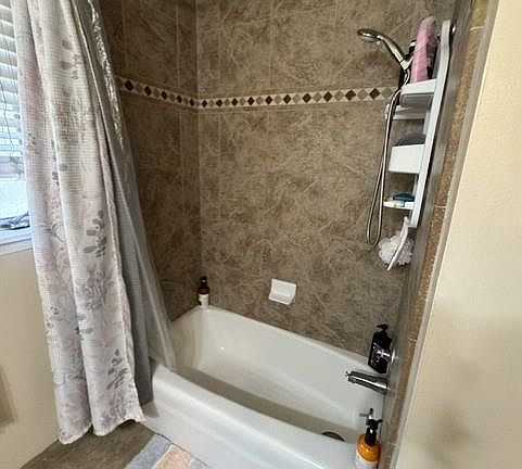 3rd image of 1216 Mount Vernon Dr