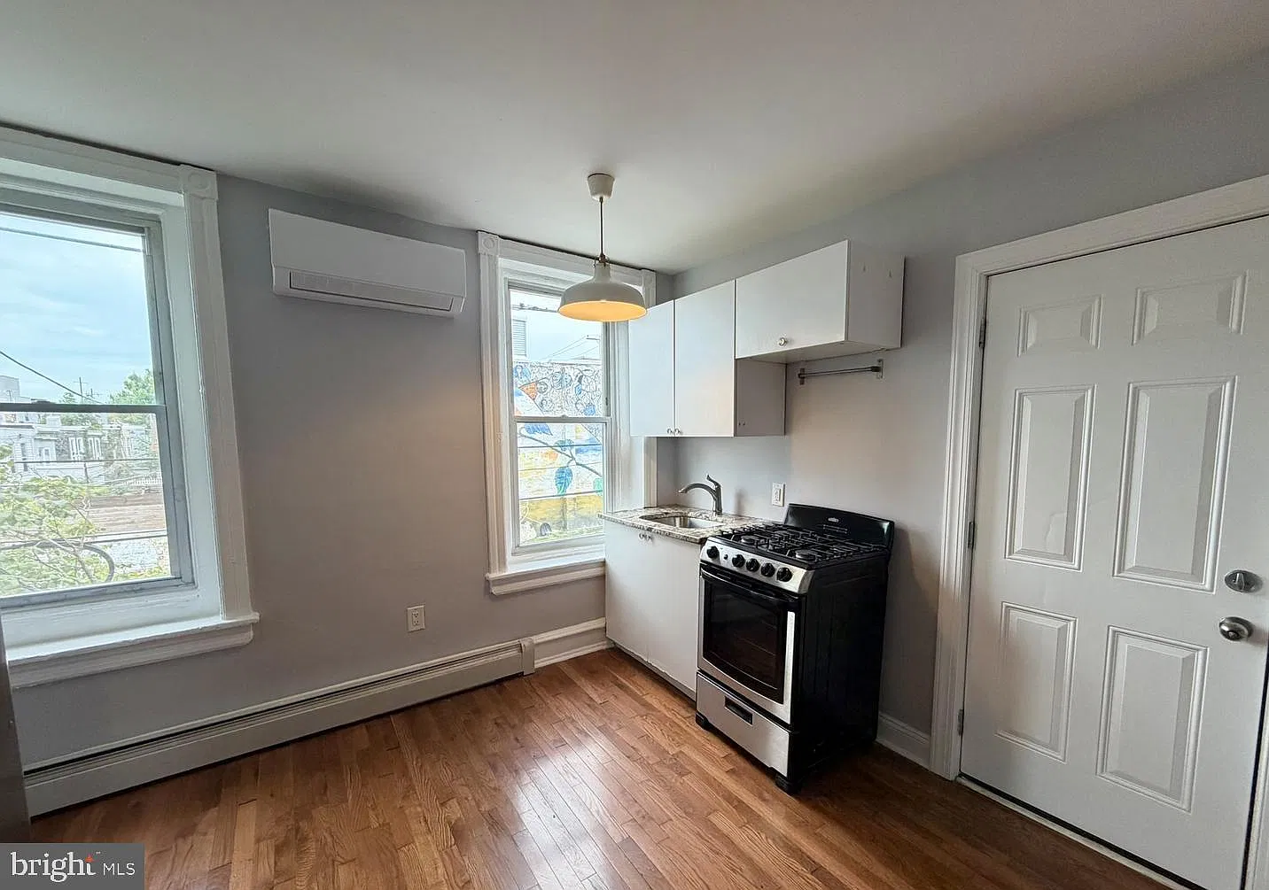 1 bed, 1.0 bath, 675 sqft, $995 — Photo 3