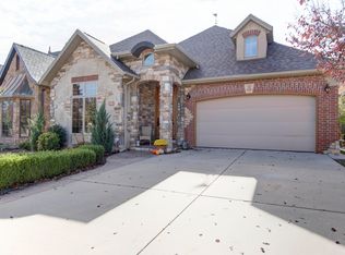 2534 E Ottawa St, Springfield, MO 65804