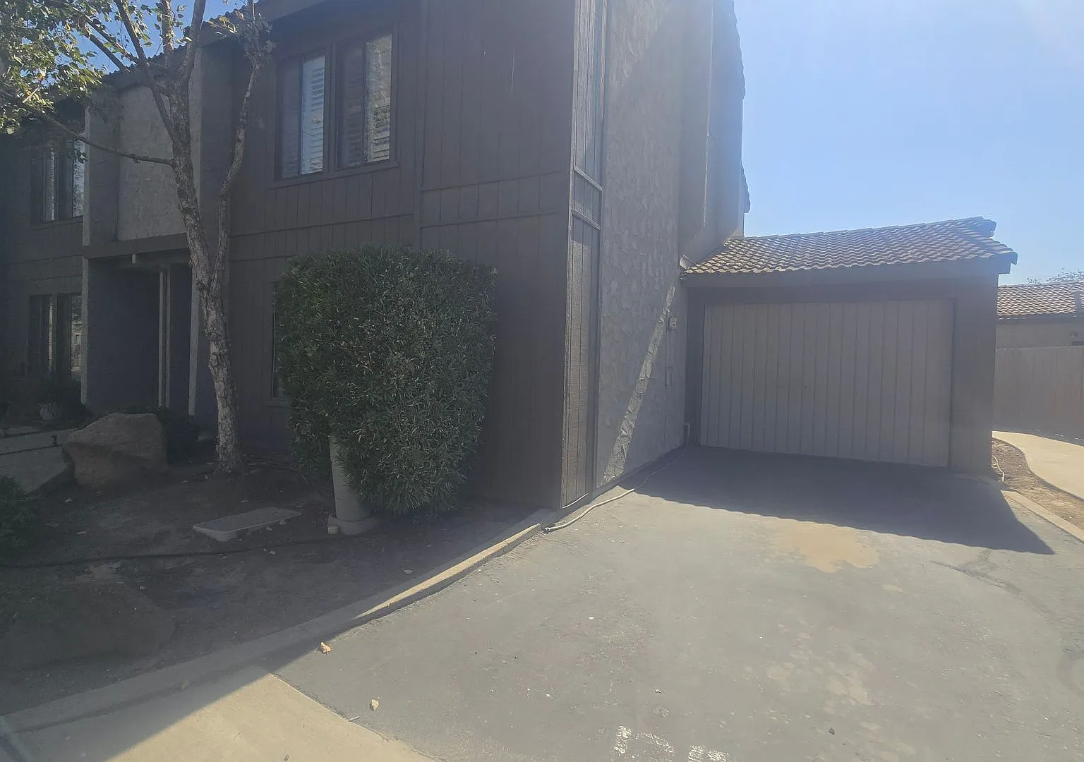 2 Bedroom 1.5 Bath available now — Photo 1