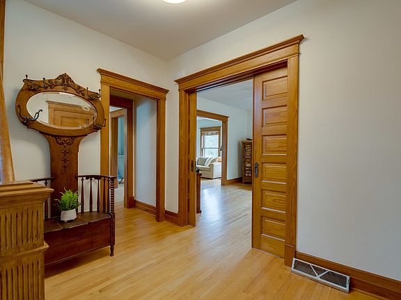 2nd image of 402 E Washington St