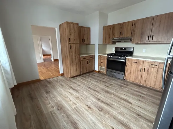 9 Starbird St, Malden, MA 02148