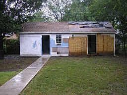 5th image of 1600 W Lovers Ln