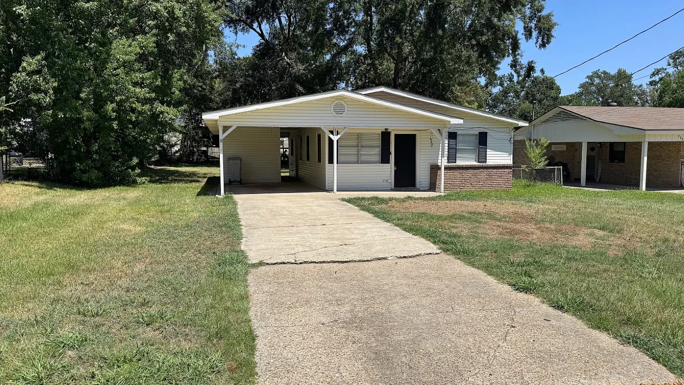 2 bed, 816 sqft, $850 — Photo 2