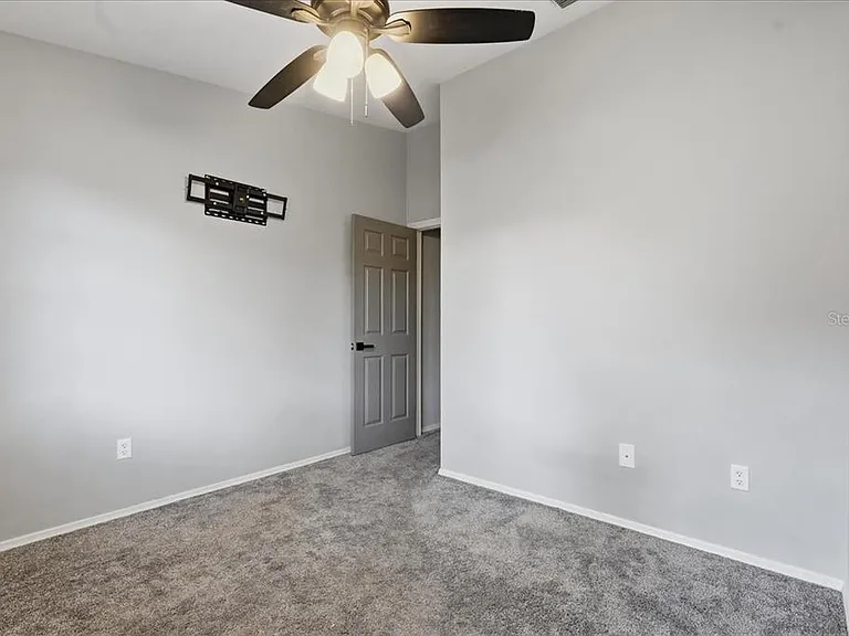 2120 Fletchers Point Cir — Photo 20