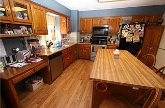 5th image of 464 NW Hampshire Ct