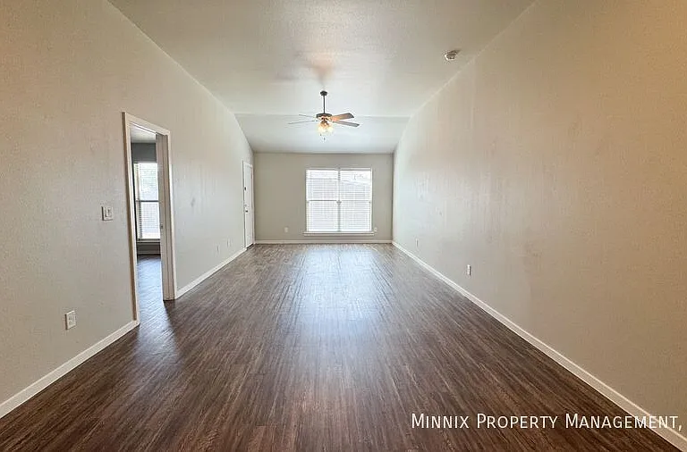 2101 N Jayton Ave #A — Photo 8