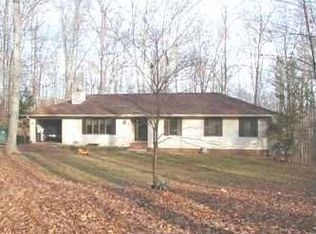 1187 Parker Woods Dr, Bedford, VA 24523