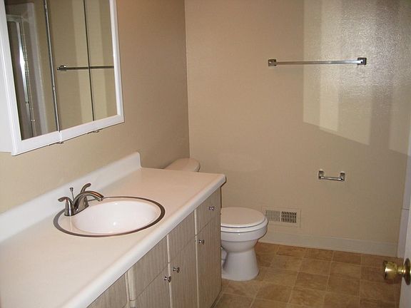 4th image of 892 Gallatin Dr APT 8