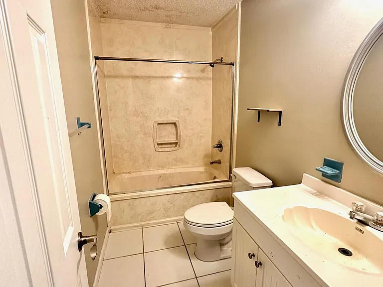1791 Salem Ave — Photo 10