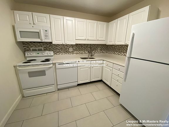 3rd image of 34 Medfield St #B1u
