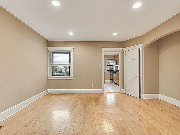 3rd image of 1001 Norwood Ave APT 4