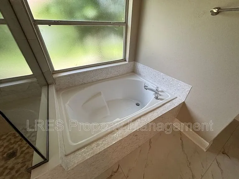 1028 Kerwood Cir — Photo 21
