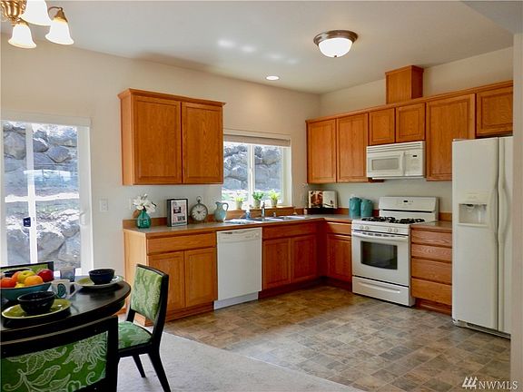 Gas range cooktop.