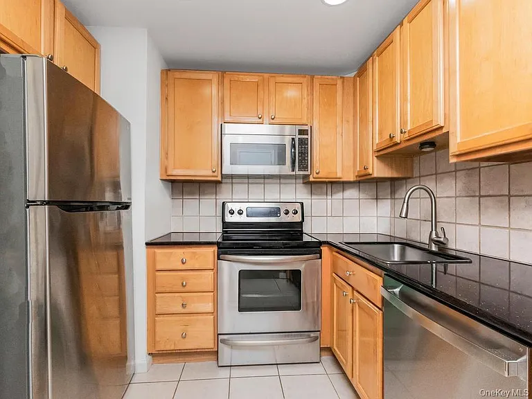 1611 Half Moon Bay Dr — Photo 4