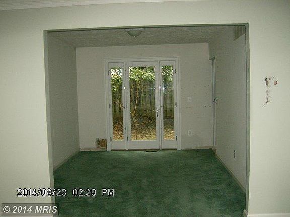 3rd image of 654 Laurel Pl