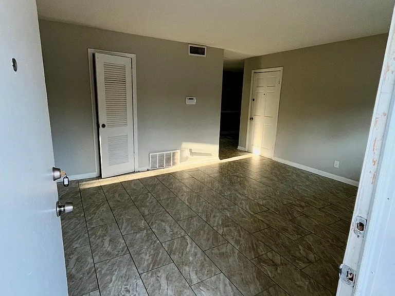 4970 Gardiner Dr — Photo 20