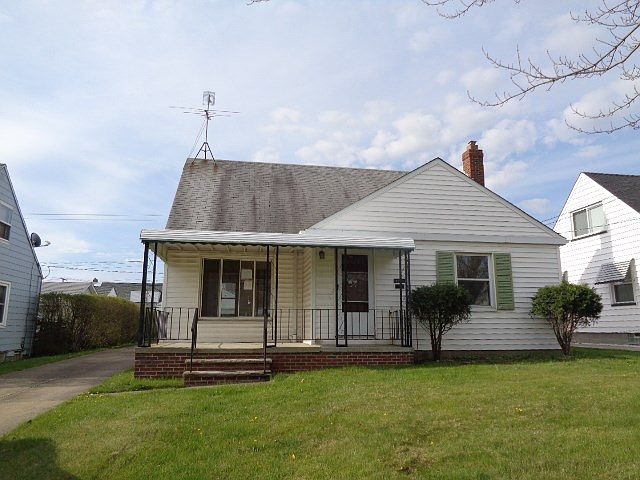 1st image of 2725 Silverdale Ave