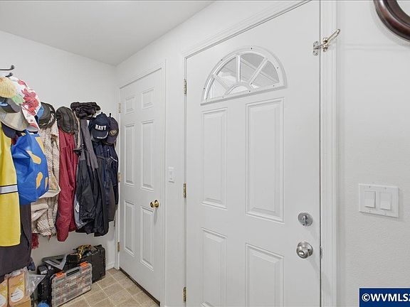3rd image of 1066 Kees St