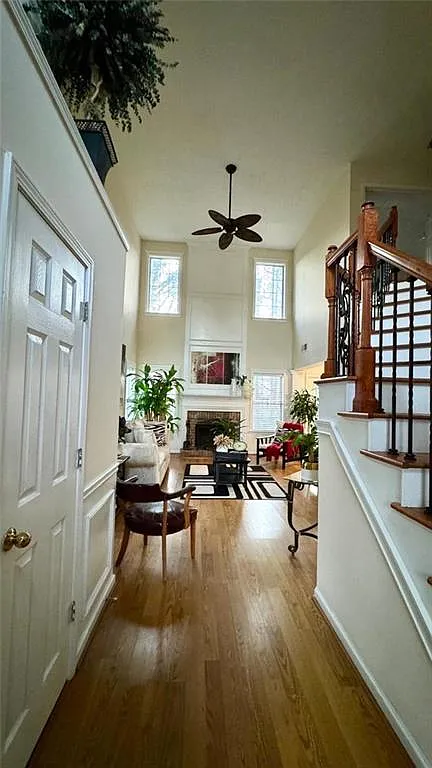 3 bed, 2.5 bath, 1798 sqft, $3,100 — Photo 3