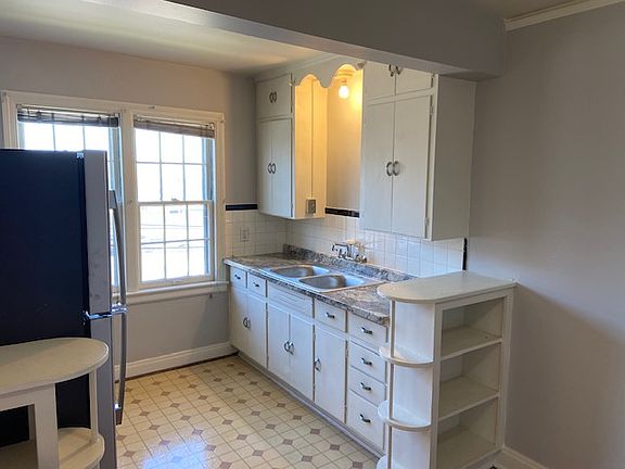 4th image of 2327 Mount Claire Ave APT 4