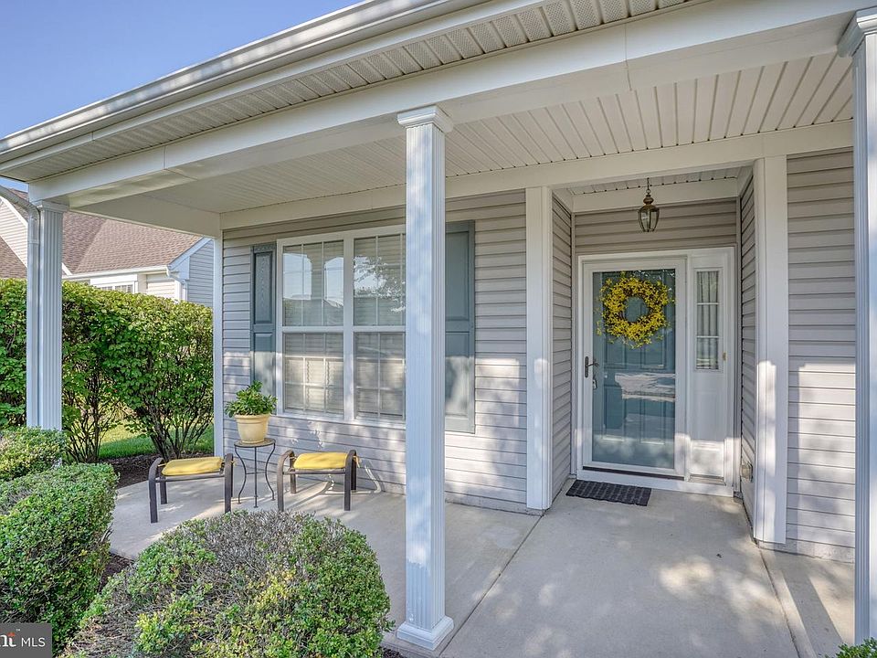 1st image of 25 Springmill Dr