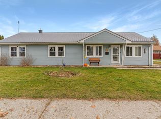 957 Mac Arthur Dr, Manitowoc, WI 54220