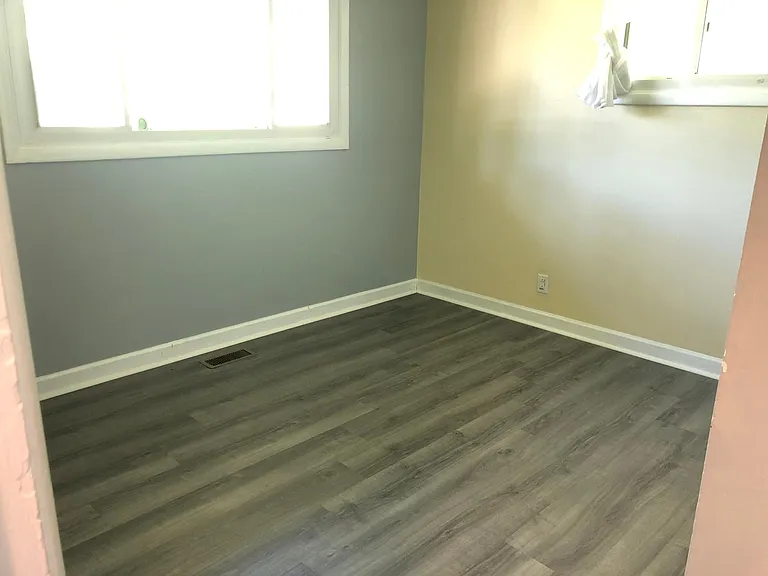 10255 N College Ave — Photo 3