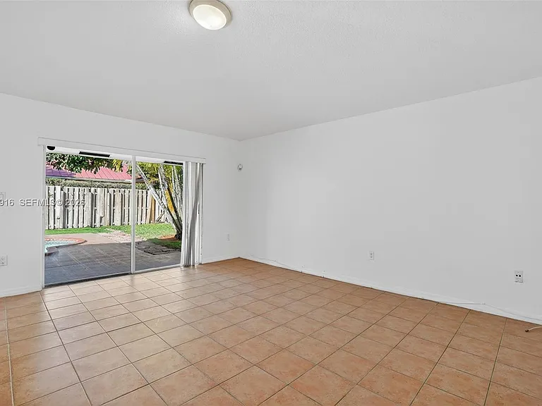 14330 SW 152nd Pl — Photo 8