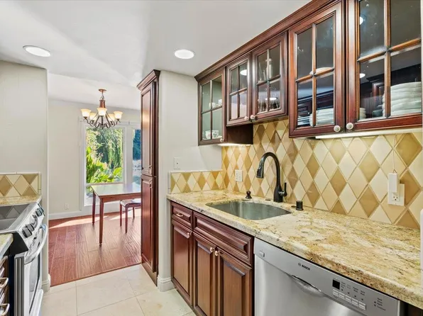 2418 Larkspur Ln APT 227, Sacramento, CA 95825