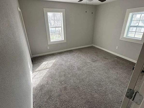 506 E 6th St, Cherryvale, KS 67335