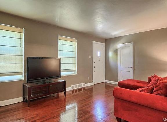 5th image of 3354 Macklind Ave