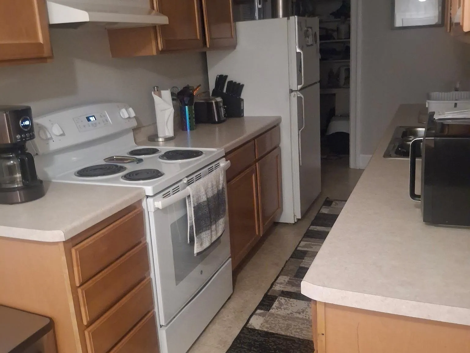 2 bed, 1.0 bath, 928 sqft, $1,295 — Photo 2