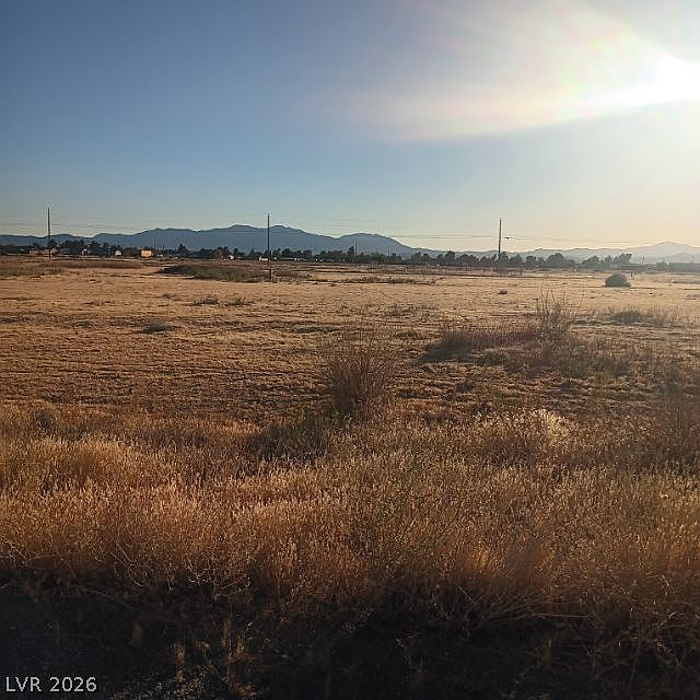2nd image of 1150 S Thunderpass Ave