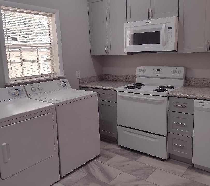 Micro, range, washer & dryer