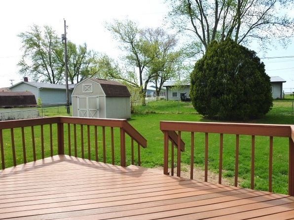 1026 State Route 10 E, Clinton, IL 61727