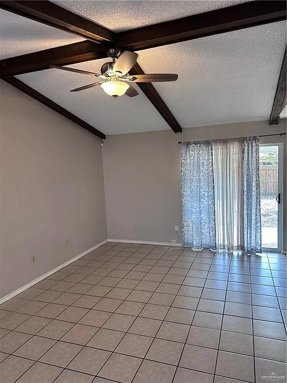 3 bed, 2.0 bath, 1247 sqft, $1,600 — Photo 3