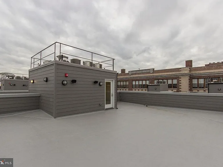 716 S Sartain St #2 — Photo 43