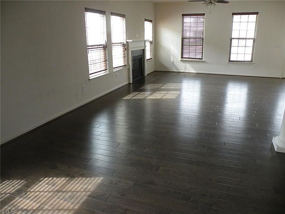 3rd image of 5082 Kings Grant Cir