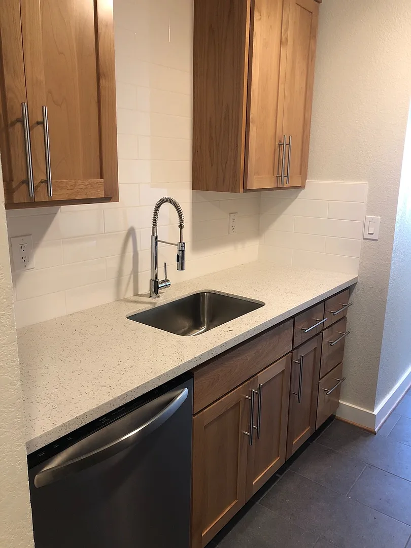 1609 SE Taggart St #3 photo 1