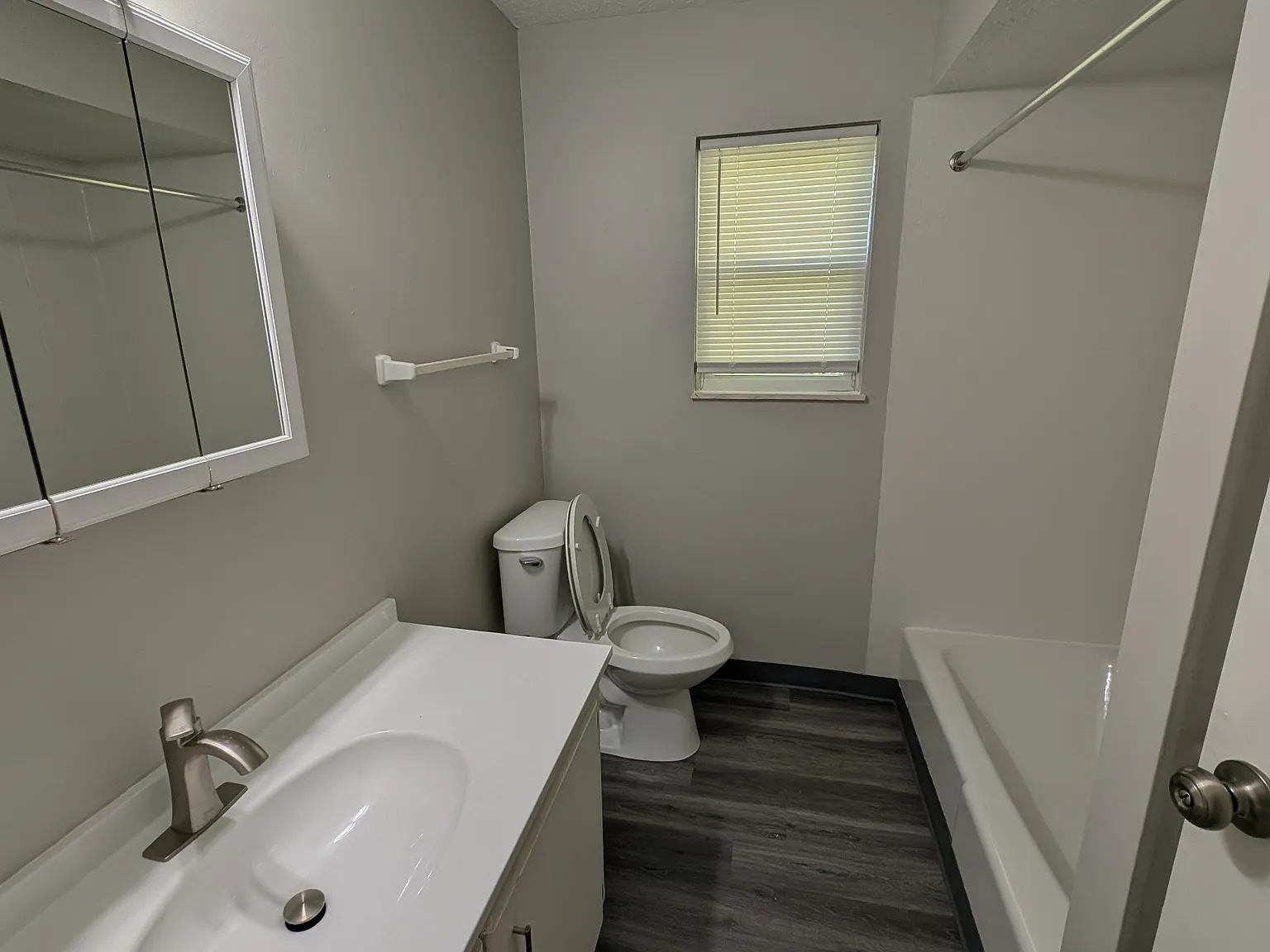 1 bed, $995 — Photo 2