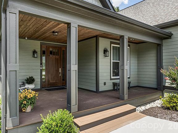 3rd image of 25 E Williams Meadow Ct