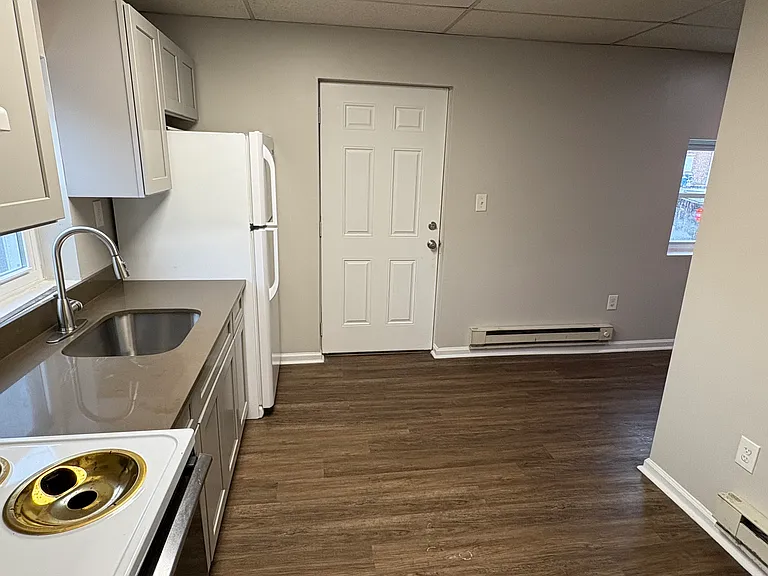 5210 Main St #302 — Photo 5