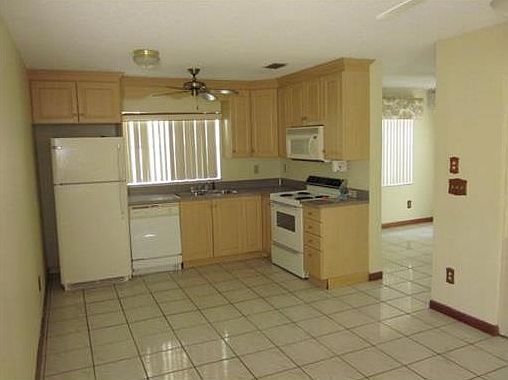 1st image of 815 NW 98th Ave