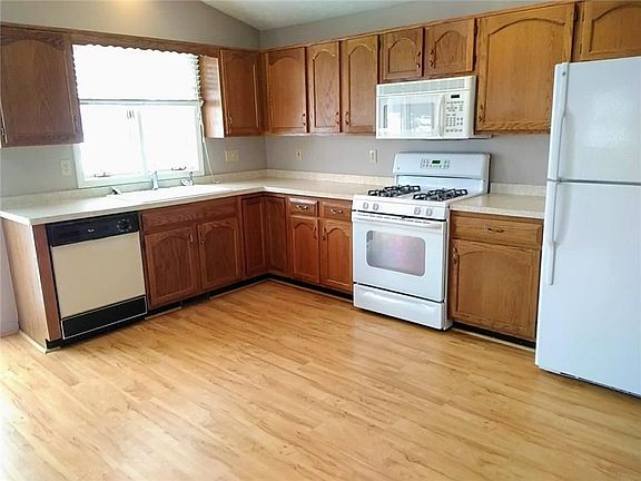 4th image of 1 Daisy Ln